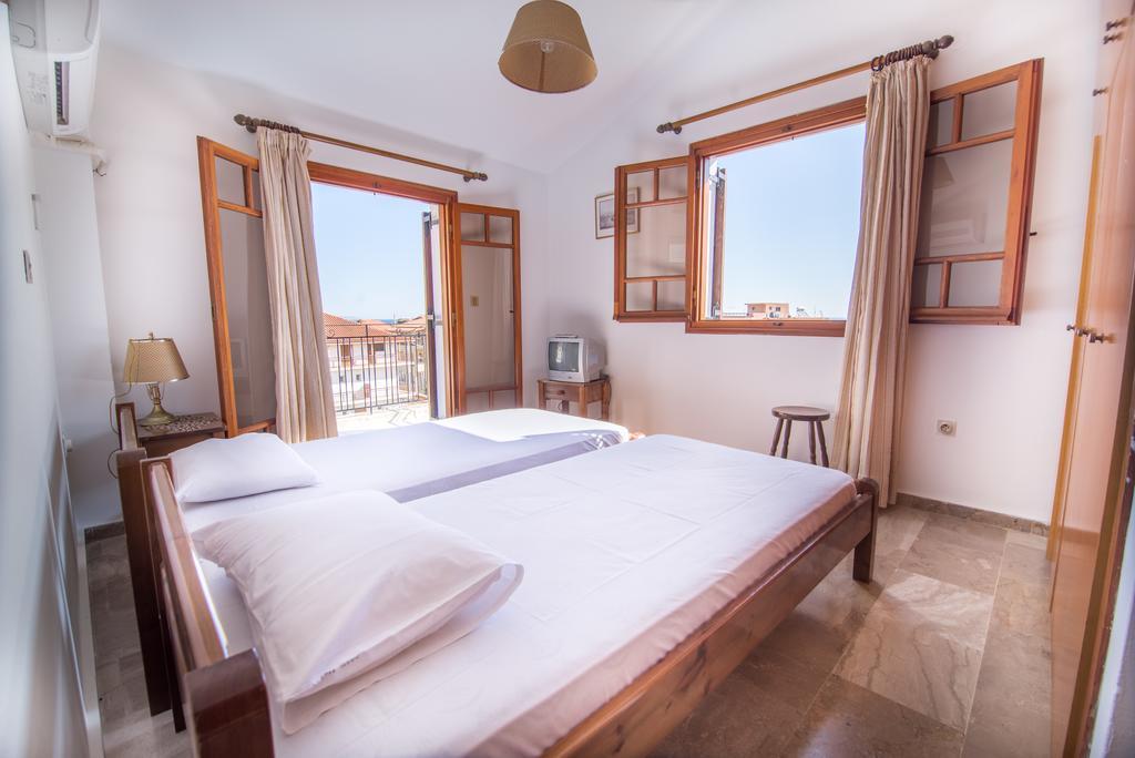 Maria Parameriti Apartments Poros  Bagian luar foto