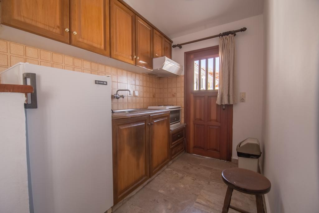 Maria Parameriti Apartments Poros  Bagian luar foto