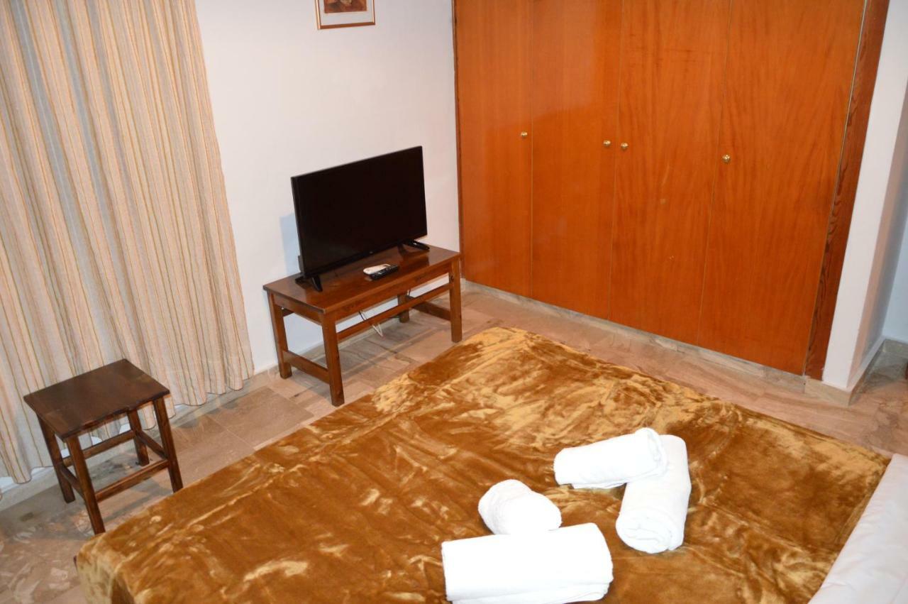 Maria Parameriti Apartments Poros  Bagian luar foto